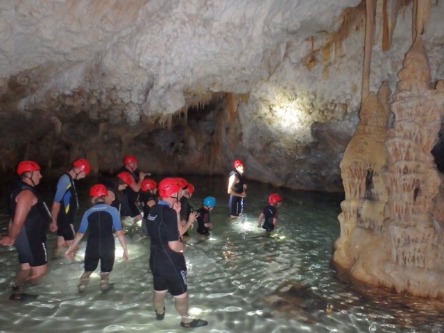 See in der Tropfsteinhöhle